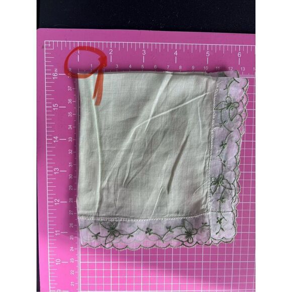 Vintage handkerchiefs - Picture 5 of 6